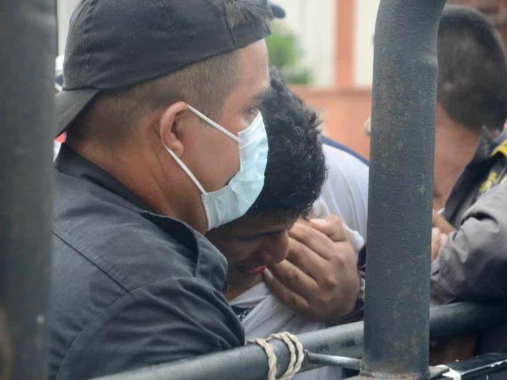 Joven golpea a elemento del IPAX en Veracruz