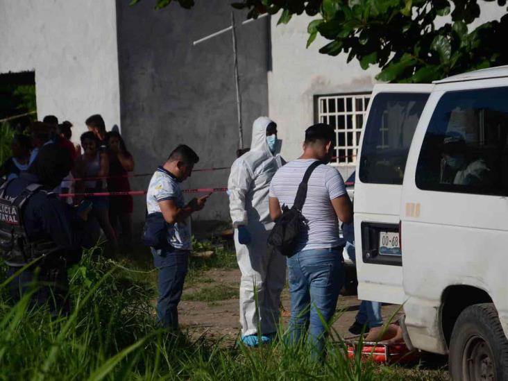 Adolescente asesina a mujer de varias puñaladas en Medellín de Bravo