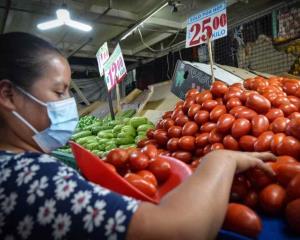 Inflación sigue fuera del objetivo de Banxico: 5.75% a tasa anual
