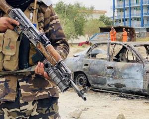 Rama afgana de Estado Islámico se adjudica ataque con cohetes a aeropuerto de Kabul