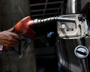 Descartan posible gasolinazo para inicios del 2022