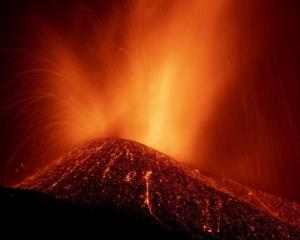 Volcán de La Palma entra en fase explosiva extrema