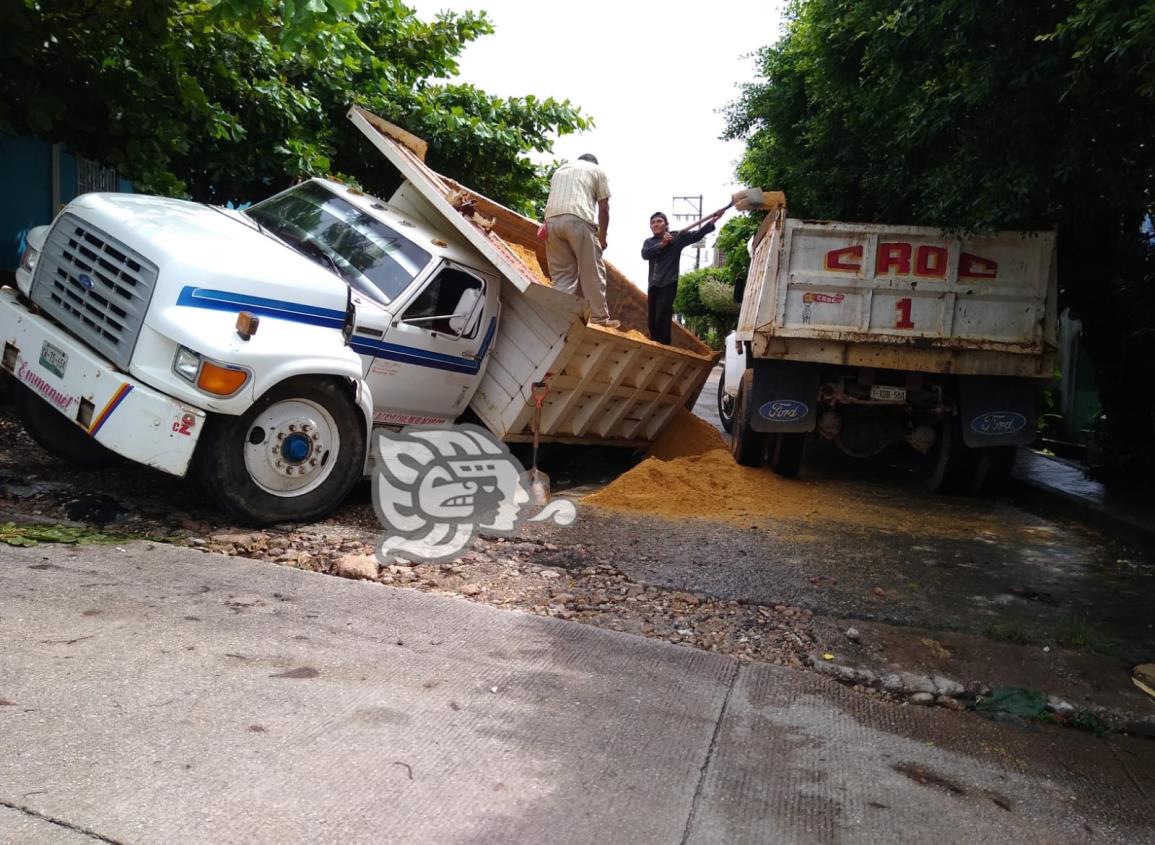 Se hundió camión en Acayucan