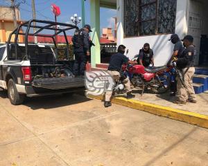 Policía de Soconusco recupera motocicleta robada a comerciante