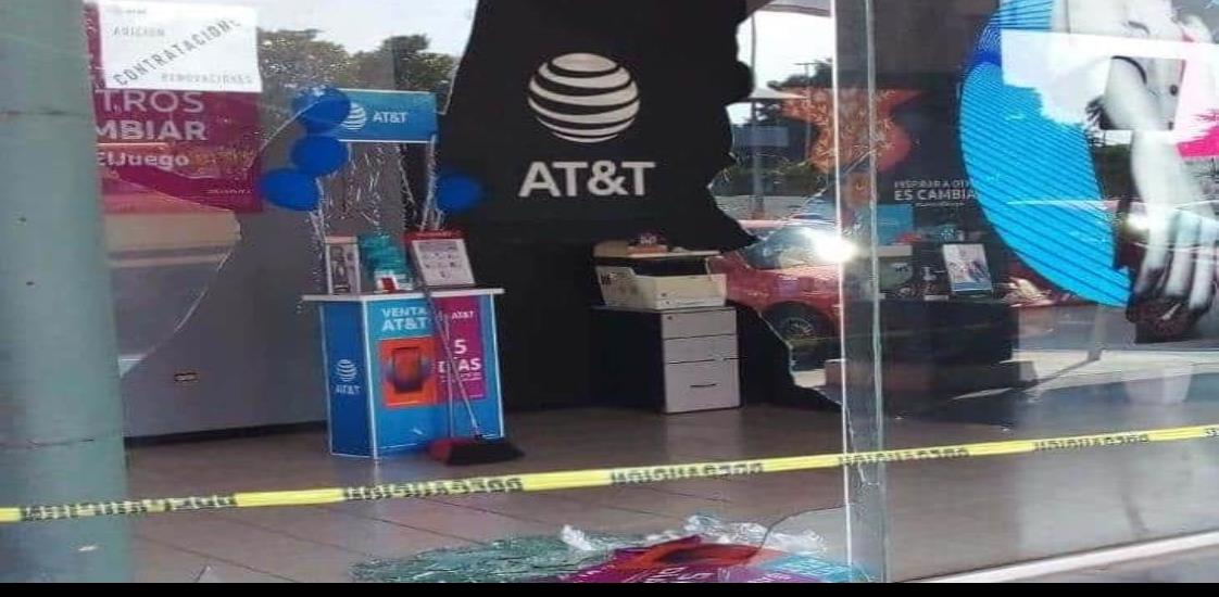 Saquean instalaciones de AT&T en Minatitlán