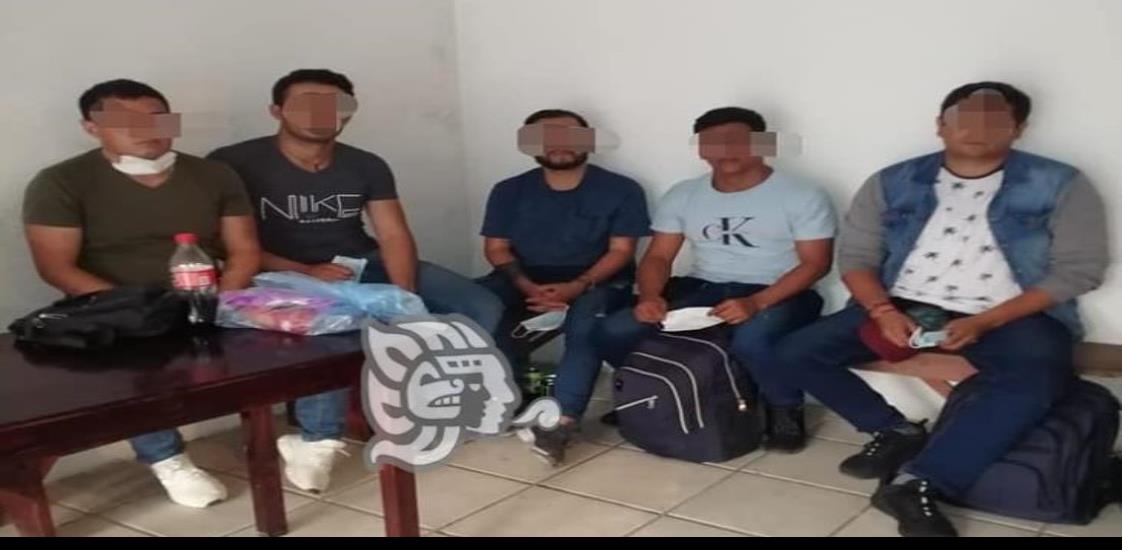 En Las Choapas, capturan a polleros con cinco migrantes