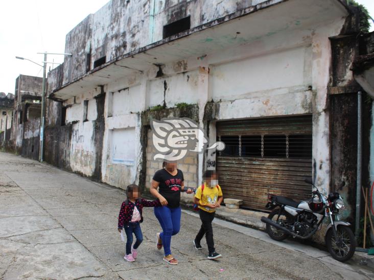 Convierten el antiguo cine Madero en un foco de infección