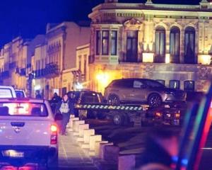 Abandonan cuerpos en palacio de gobierno de Zacatecas