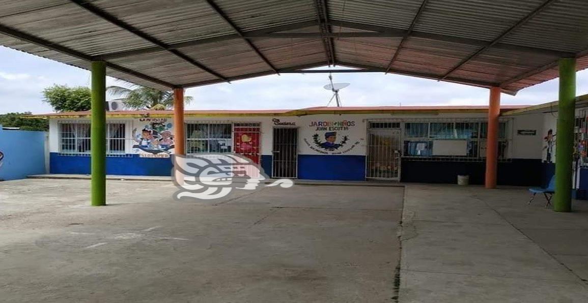 Escuelas de Moloacán e Ixhuatlán, a clases en línea por contagios