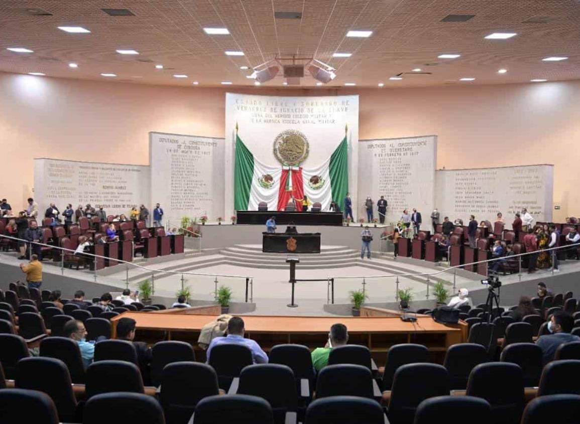 Tema de incremento salarial a maestros genera tensión en el Congreso de Veracruz