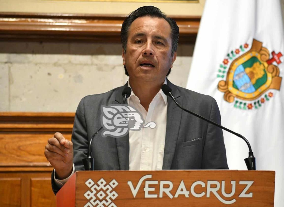 Llama Cuitláhuac a alcaldes y altos funcionarios a bajarse el sueldo