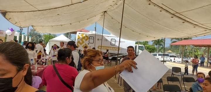 Uxpanantecos recibieron la caravana de salud y brigada itinerante de registro Civil