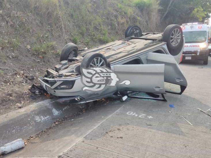 Volcadura de automóvil dejó una persona herida en la Córdoba- Veracruz