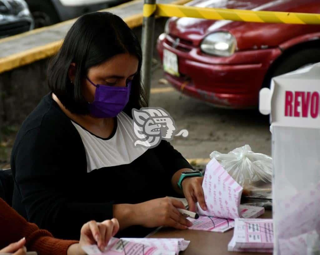 En Xalapa, cierra en calma consulta de revocación de mandato