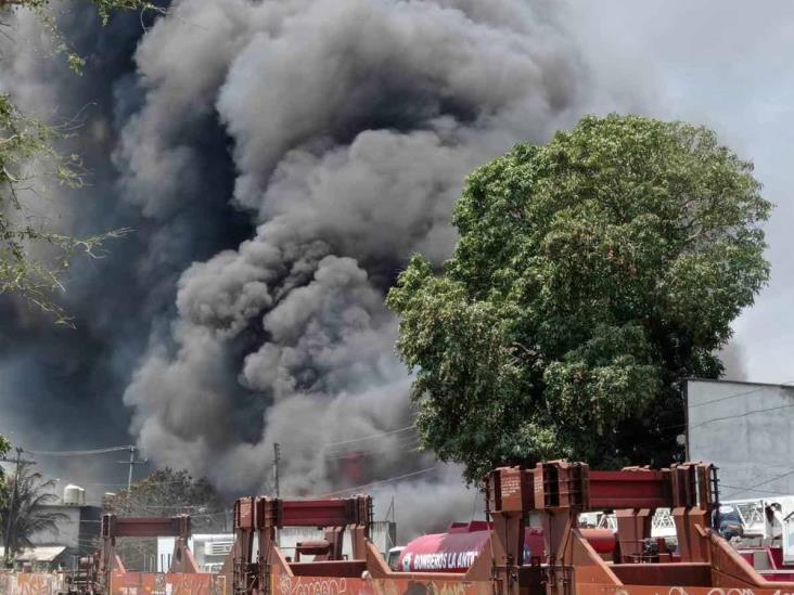 Reportan incendio en Puente Nacional; ordenan evacuar la zona