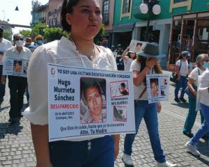 ‘Aún están desaparecidos’; colectivos marchan en Xalapa