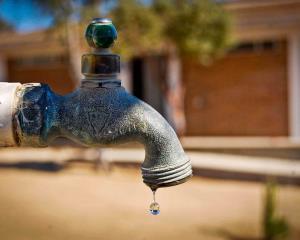 De manantial en Tlilapan, recibirá Rafael Delgado más de un millón de litros de agua