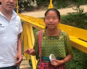 Sorprende niña guatemalteca que habla ocho idiomas
