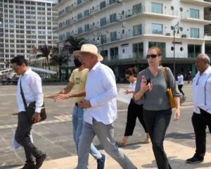 Embajador de los Estado Unidos en México, Ken Salazar, llega a Veracruz