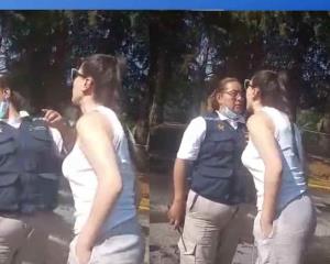 #LadyEscupitajo: mujer golpea y escupe a guardia de seguridad