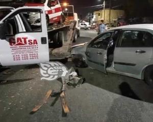 Aparatoso choque; una mujer lesionada y daños por 70 mil pesos