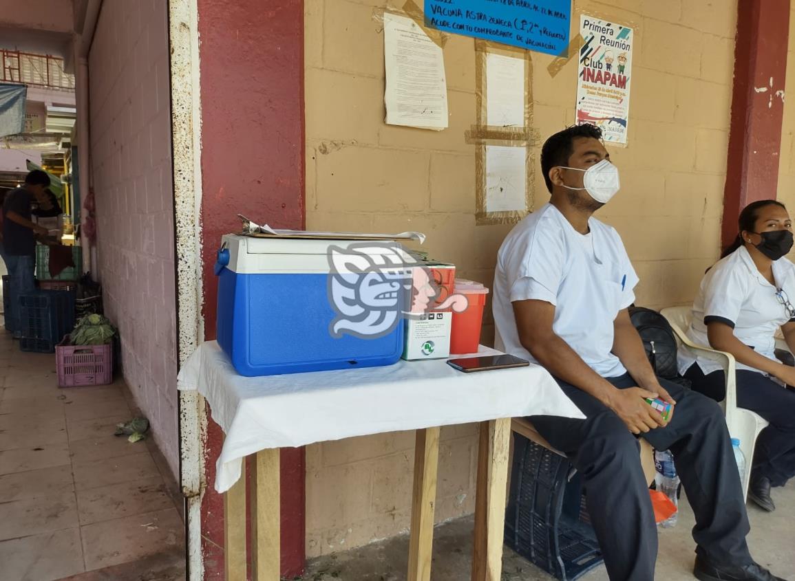 Exhortan en Moloacán aprovechar módulos de vacunación contra el Covid 19 