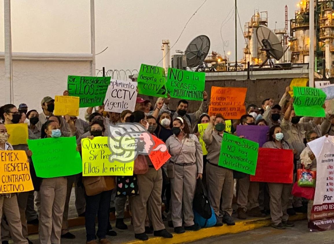 Petroleros en Minatitlán piden liberación de plazas y mejores condiciones laborales