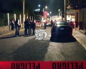 Asesinan a sujeto mientras conducía en calles de Orizaba