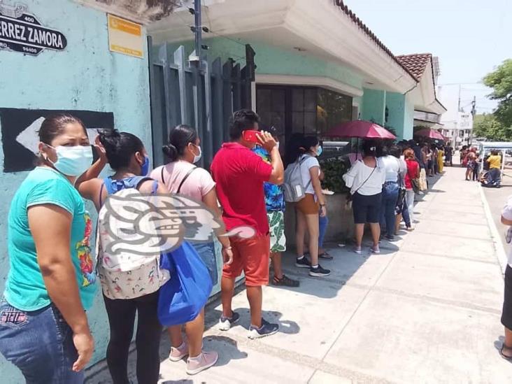 Pastelerías de Coatzacoalcos lucieron abarrotadas este 10 de Mayo