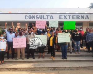 Protestan por despidos injustificados en hospital de villa Allende
