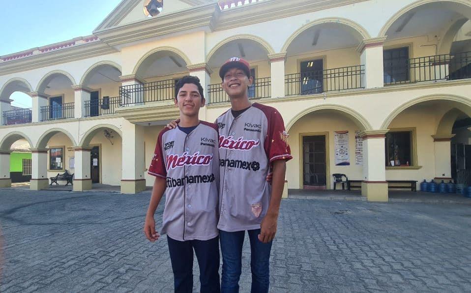 Tres promesas del béisbol de Veracruz firmaron con Diablos Rojos