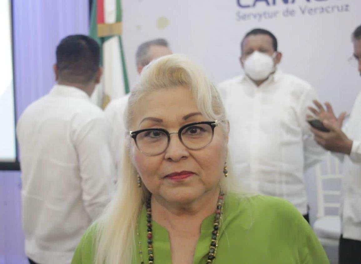 Reconoce titular de la Delegación Veracruz Norte del IMSS labor de las enfermeras