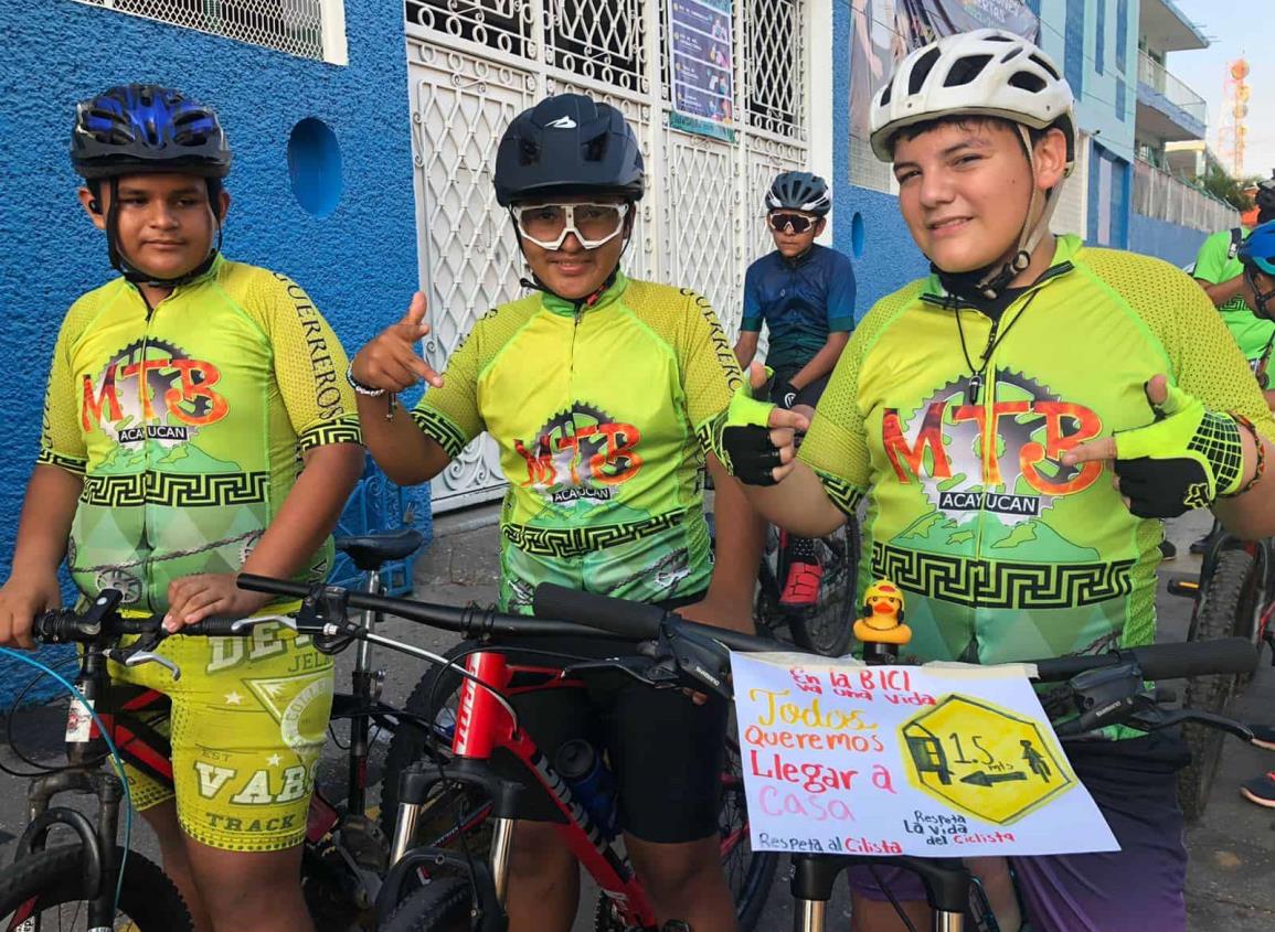 Ciclistas de Acayucan realizan rodada para exigir ser respetados