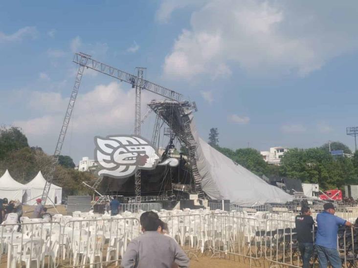 ¡Terrible! se cae escenario donde se presentaría Gloria Trevi en Xalapa; hay heridos