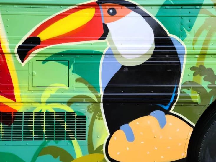 Joven muralista de Coatzacoalcos, “lo vuelve a hacer”; pinta Food Truck