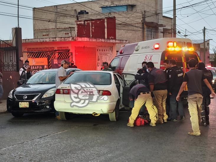 Automovilista muere de un infarto y choca contra vehículo en Xalapa