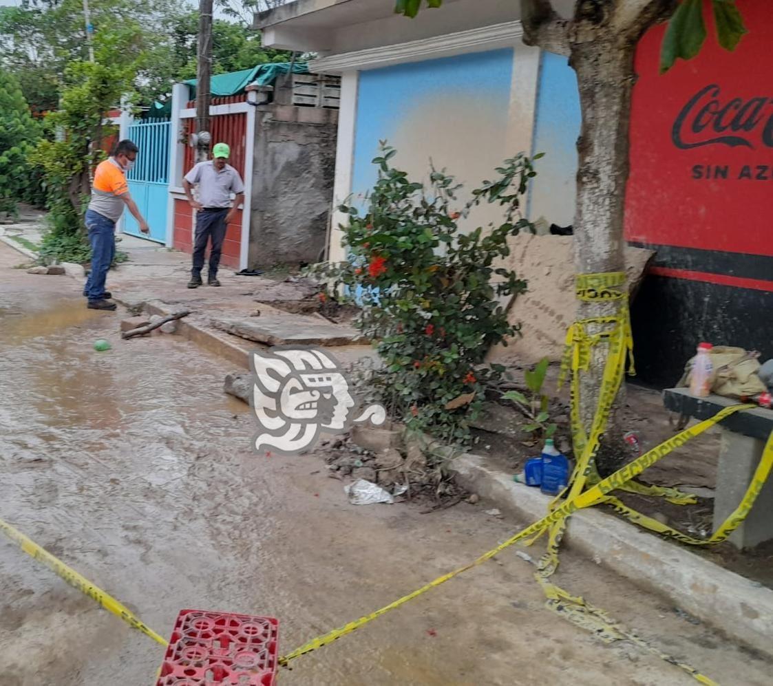 Ordenan suspender construcción de pozo en calles de Jáltipan