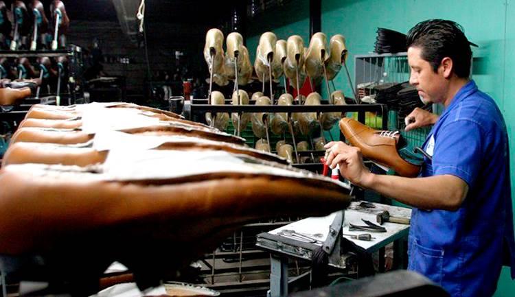 Kilimanjaro empresario Pompeya Zapateros de Naolinco, afectados por encarecimiento de insumos para  fabricar calzado