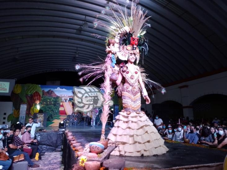 Talento y polémica en elección de reina de la feria de Oluta