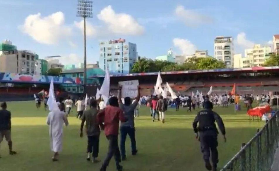 Extremistas islámicos atacan evento de yoga en Maldivas; hay seis detenidos