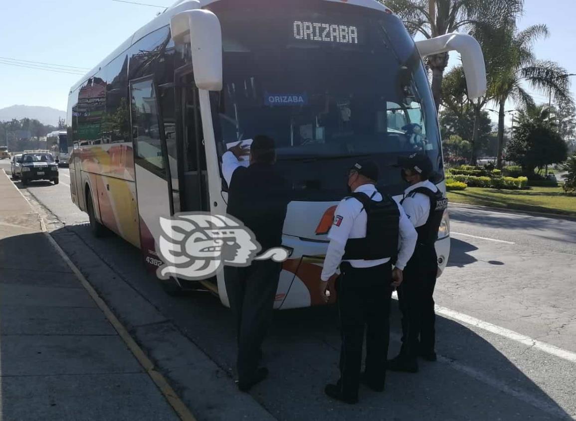 Asaltan autobús de pasajeros en la autopista Córdoba-Orizaba
