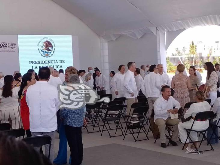 Llegan gobernadores y funcionarios a inauguración de la Refinería Olmeca (+video)