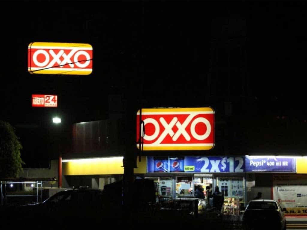 Tiendas Oxxo ‘viajarán’ a Europa; FEMSA adquirirá acciones suizas