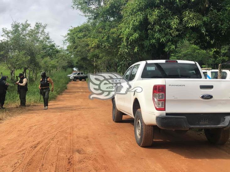 (+Video) Localizan asesinado a joven en zona rural de Texistepec
