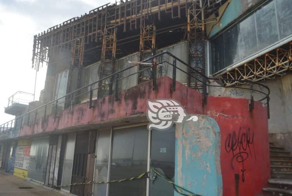 Urge rehabilitar negocios abandonados del Malecón; dan mala imagen: Canaco