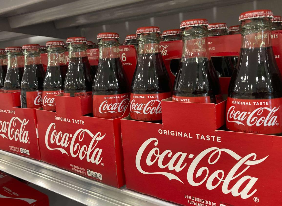 Coca-Cola eleva su previsión de ingresos anuales