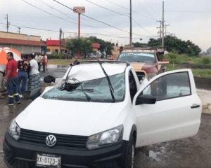(+Video) Vuelca camioneta en la carretera federal Veracruz – Cardel