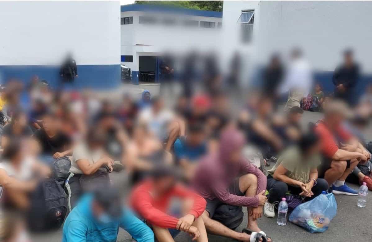 INM rescata a más de 100 migrantes que viajaban dentro de un camión en Puebla