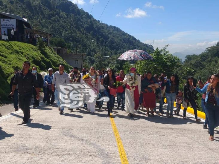 (+Video) Ayuntamiento de La Perla rehabilita tramo carretero de El Zapote