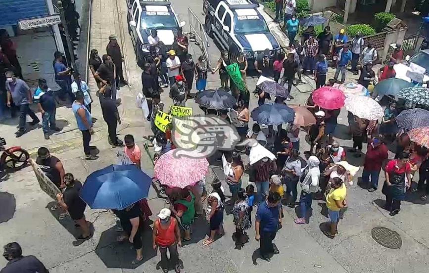Protestan por consecución de mercado en San Andres Tuxtla
